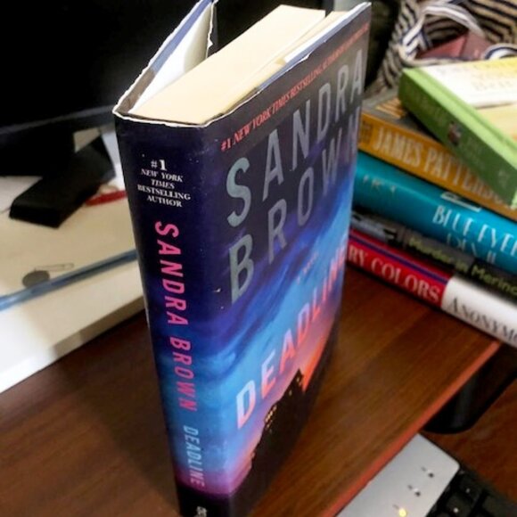 Deadline by Sandra Brown (Hard Cover) - Picture 6 of 6